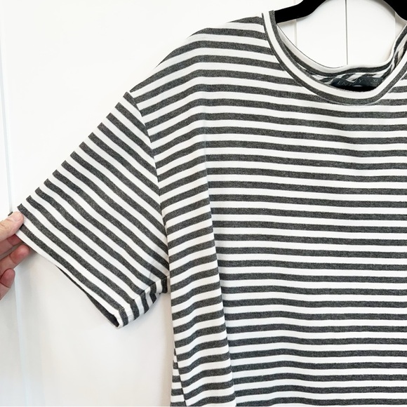 ENTITY | Striped Crew Neck Shirt Size XL - Picture 2 of 5